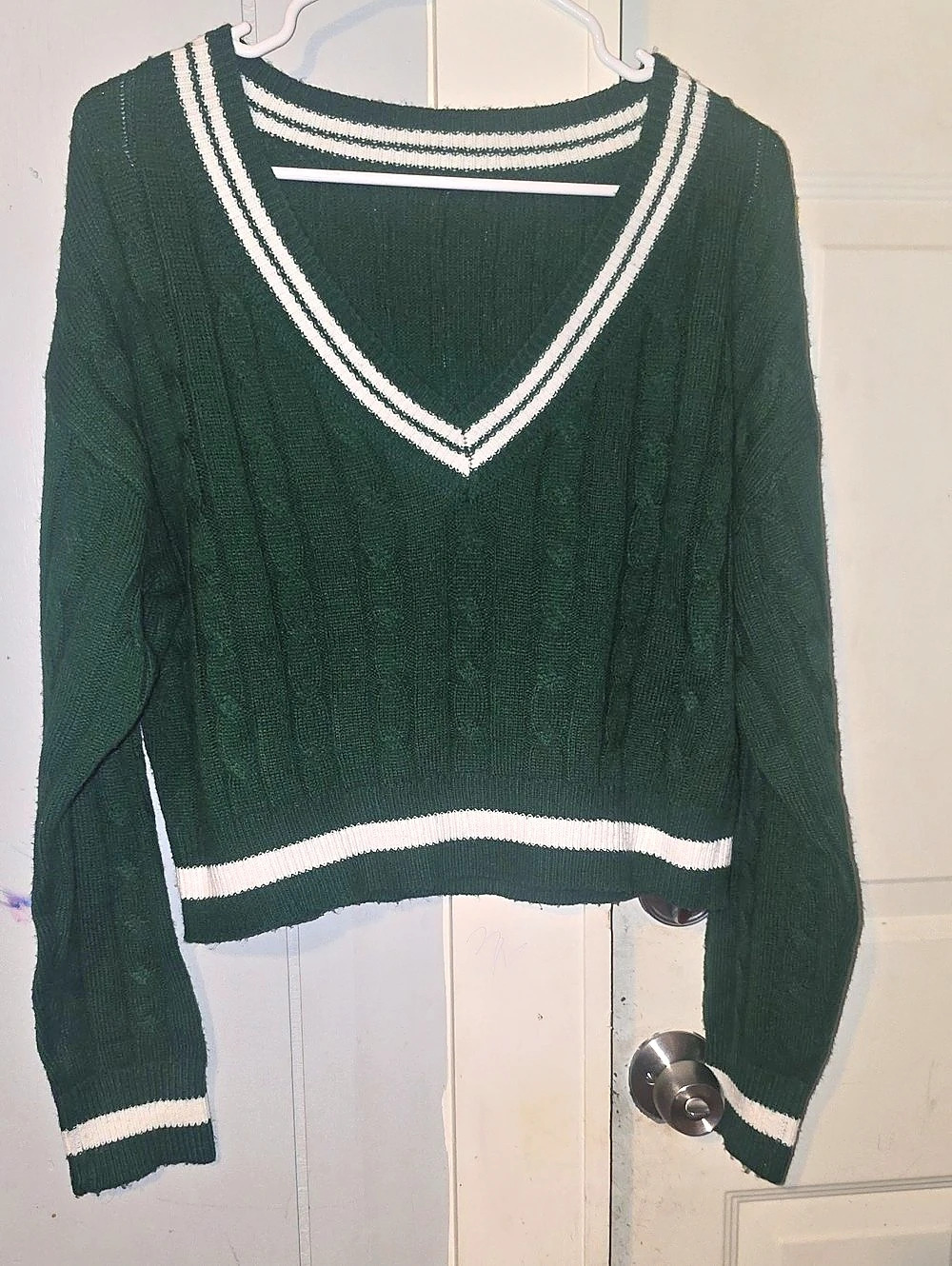 SHEIN Women's V-Neck Sweater Green & White Size Medium Like New